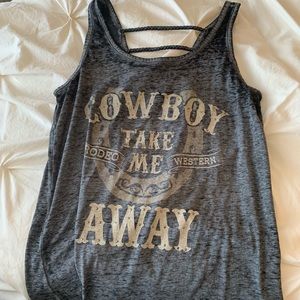 Maurices country tank